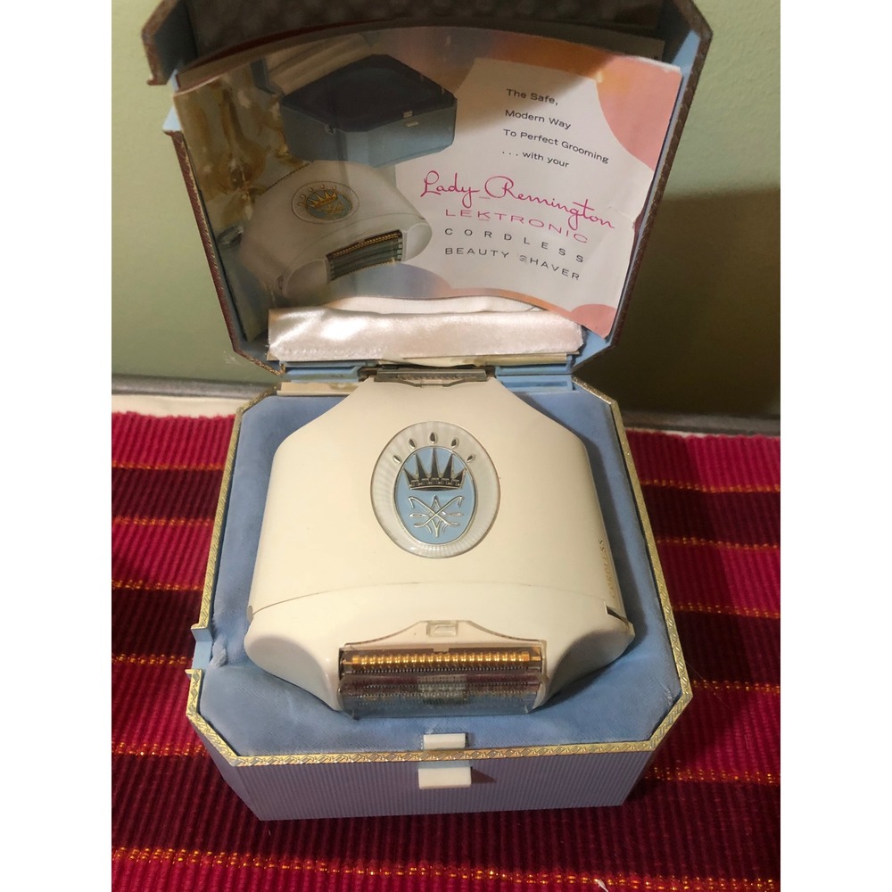Vintage Lady Remington Lektronic Cordless Shaver Remington Rand Blue Vanity Case